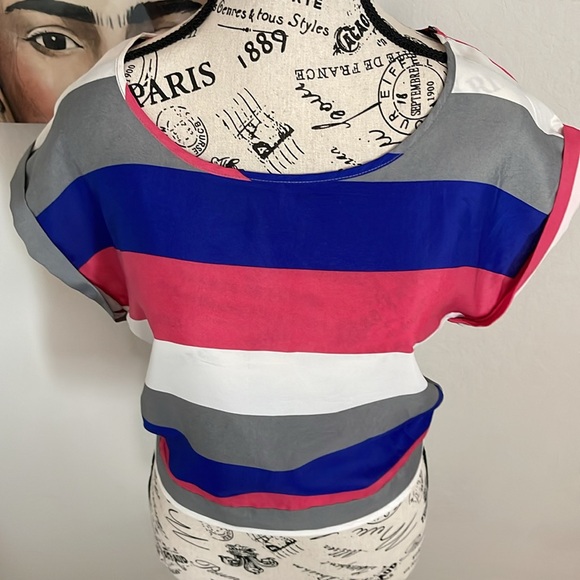 Material Girl Satin shirt, open back, brand nee, size XS - Picture 6 of 6